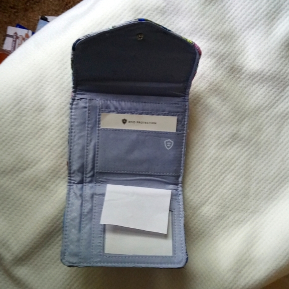 Vera Bradley wallet - Picture 2 of 4